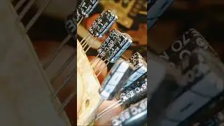 Проект с конденсатором #конденсатор #простаясхема #схема #минипроект #схемасконденсатором #arduino