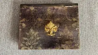 Fleur-De-Lis