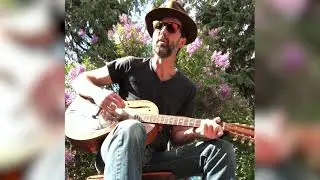 Scott Knickerbocker - A Coyote A Day