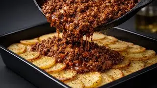 Einfach Kartoffeln mit Hackfleisch belegen – ein schnelles Abendessen, das Ihre Gäste lieben werden!