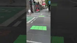 🟡 MELBOURNE COLOURED LIGHT  FOOTPATH - WATCH THE SQUARES ON THE GROUND - 4K - Australia