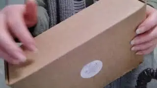 ASMR 5 Mins: Gentle Tapping, Scratching & Associated Sounds on Cardboard Box📦 ~ No Talking