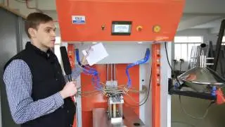 Powder feeder management centre in powder coating system