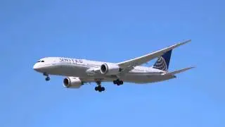 United Airlines Boeing 787-9 N26952 Landing at Los Angeles International Airport