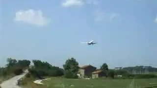Delta airlines 767 landing at Pisa airport(LIRP)