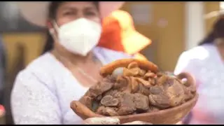 LA CHICHA Y EL CHICHARRÓN; LA CARTA DE PRESENTACIÓN GASTRONÓMICA DE LOS KOCHALAS