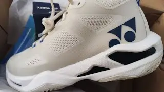 Yonex GRPHT THRTTL series full high tech cross training tennis badminton padel shoes