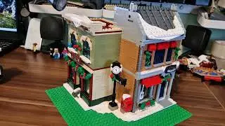 Custom Lego Reviews #44 - Corner Holiday Main Street (MOC of 10308 by BrickArtisan)