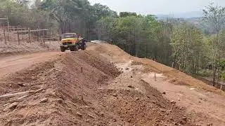 Water Tanker Hydrating Slopes: Techniques for Dust Control and Erosion Prevention