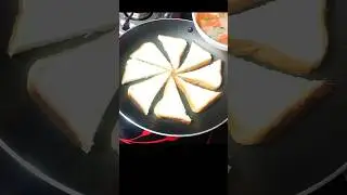 Bread Omelette pizza recipe 🍕😋#shorts #bread #recipe #food #trending #viralshorts #food #pizza