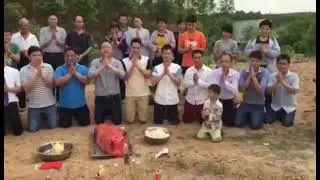 拜祖先會獲得保佑？