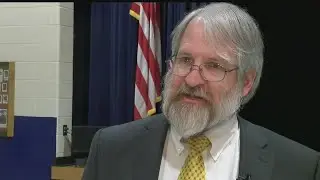 State superintendent visits Valley school districts, challenging them to improve