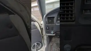 1993 Toyota Pickup with manual transmission. Clutch start Cancel button.