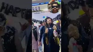 Molvi vs snow spray fight 😱#trending #youtubeshorts #viraltrend #mostviralshort #pakviral #cr7shorts