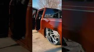 Chevy Crewcab Bagged Tuckin Deep Lip 30s #chevysilverado #baggedtrucks #droppedtrucks #intros #chevy
