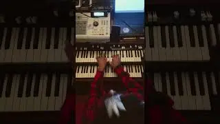 15 sec of learn how to play like the pros 2 chords to start with on the 5 key Eb 🙌🎹let&rsquo;s get at it