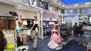 La boutique Disney Store des Champs-&Eacute;lys&eacute;es de Paris - Quelques jours avant fermeture ! [HD]