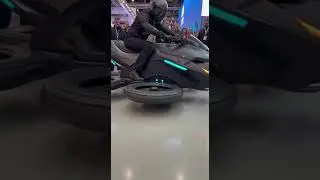 This Motorcycle Is NOT Touching the Ground 😱🏍