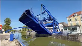 Canal du Centre - Montceau-les-Mines.L&eacute;onard de Vinci