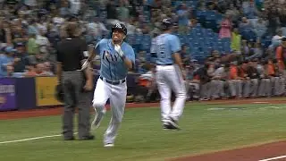 DeJesus' inside-the-park homer extends lead