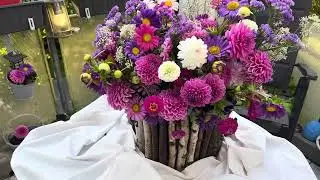 Blumen Tischdeko im Holzkorb selbermachen