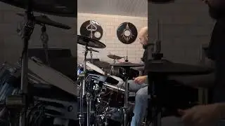 Drum Cover: 