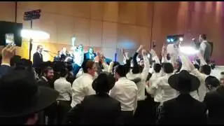 Mahapecha Shel Simcha - Avrumi Sandler & Band Ft Levi Falkowitz מהפכה של שמחה