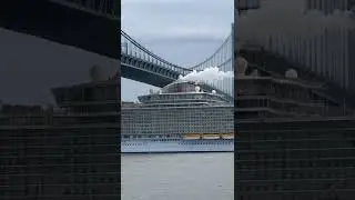 Oasis of the Seas￼ passing under the Verrazano bridge￼