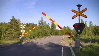 Spoorwegovergang Simpele (FIN) // Railroad crossing // Tasoristeys