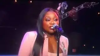Xscape sings &ldquo;Who can I run too?&rdquo; Bet her cancer program 2017 live