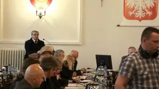I kto tu komu powinien zarzucać lansowanie się?