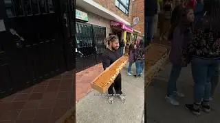 Milhojas y merengones de 1 METRO en Bogot&aacute;l Carrera 70 No 61-28 sur 📍