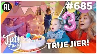 Mijn PEUTER is JARIG // Tjits Vlog #685