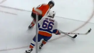 Gudas knee-on-knee on Ho-Sang