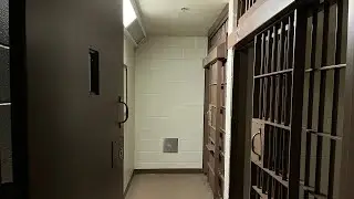 Exploring an Abandoned Police Station With Power