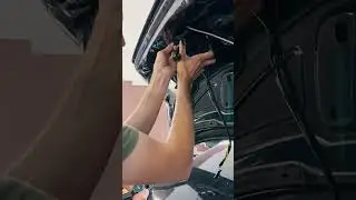 Volkswagen Passat CC установка камеры заднего вида со значком VAG Центр Симферополь
