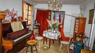 Abandoned Time Capsule House Discovered - Frozen in Time with Vintage Treasures!