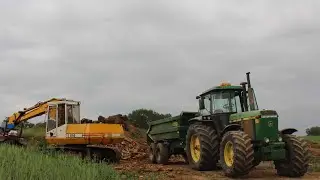 Moving Quarry rock with the John Deere 4455 and JCB 814