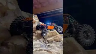 Trx4m tarantula build on the indoor course with the new obsidian tires 👌🏻 #shorts