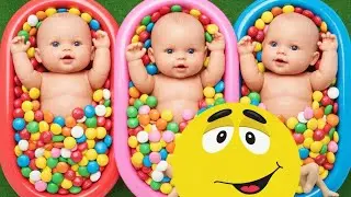 Full of 4 Baby Dolls in Candy Bath Tubs with M&M's & Sweet Treats | ASMR