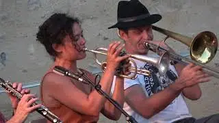 Tuba Skinny - 2019 07 24 &copy;Atur 3 - Pyramid Strut
