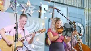 Diana Ladio & Calvin HInds Madison Irish Fest 2023  Hobbes Songs Set Closer Love is the Honey