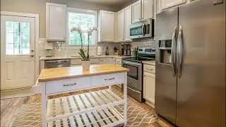 Company with experienced professionals offering kitchen renovation services in Toronto