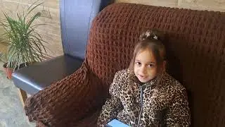 Dece nu a vrut anca de la strehaia sa întra la mama ei în bucătărie 
