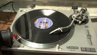 Let's listen - Giana Sisters on vinyl by Chris Huelsbeck + Machinae Supremacy live