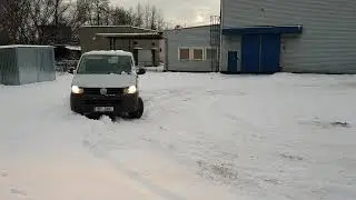 VW Transporter T5 2.0 TDI 103kW TEST NA SNĚHU