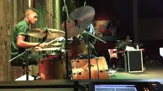 Matheus Falc&atilde;o , com Ed Motta - Baile do flashback . Music Can&rsquo;t Hide Love