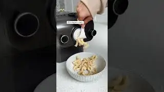 This amazing pasta maker lets you craft healthy, homemade pasta right in your kitchen! 😍😍🍝