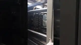 Testing 8 cavities preform mold by 180 ton injection molding machine