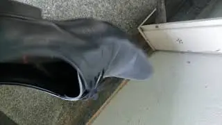 hard Vs soft sole shoes